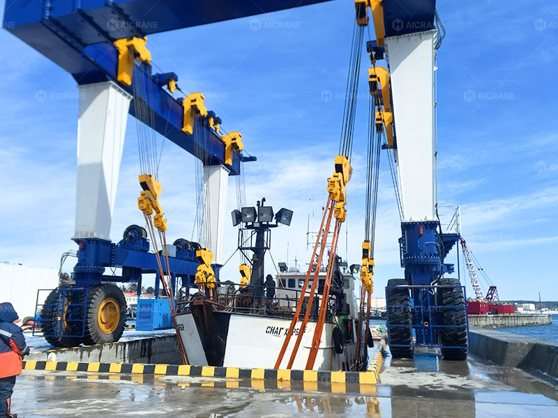 Travel Lift for boat